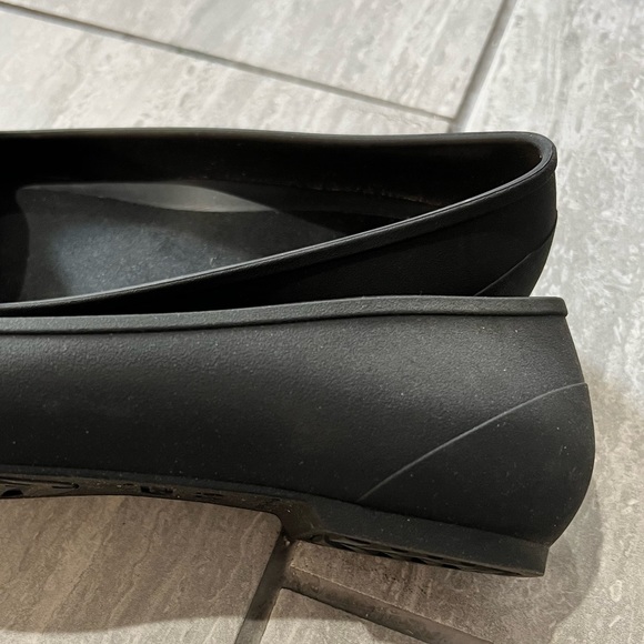 Crocs comfort flats sz 7 - Picture 2 of 3